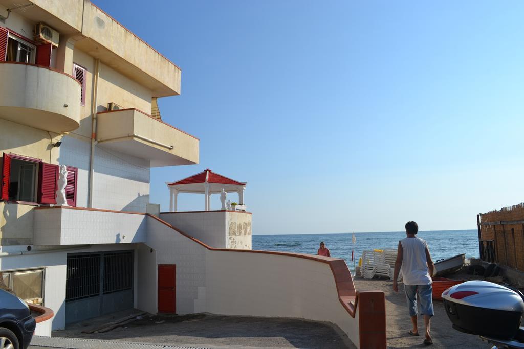 Casa Vacanze Dei Navigatori On The Sea Pontecagnano Faiano Buitenkant foto
