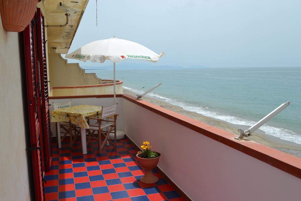 Casa Vacanze Dei Navigatori On The Sea Pontecagnano Faiano Buitenkant foto