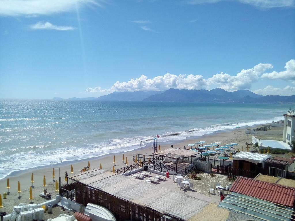Casa Vacanze Dei Navigatori On The Sea Pontecagnano Faiano Buitenkant foto